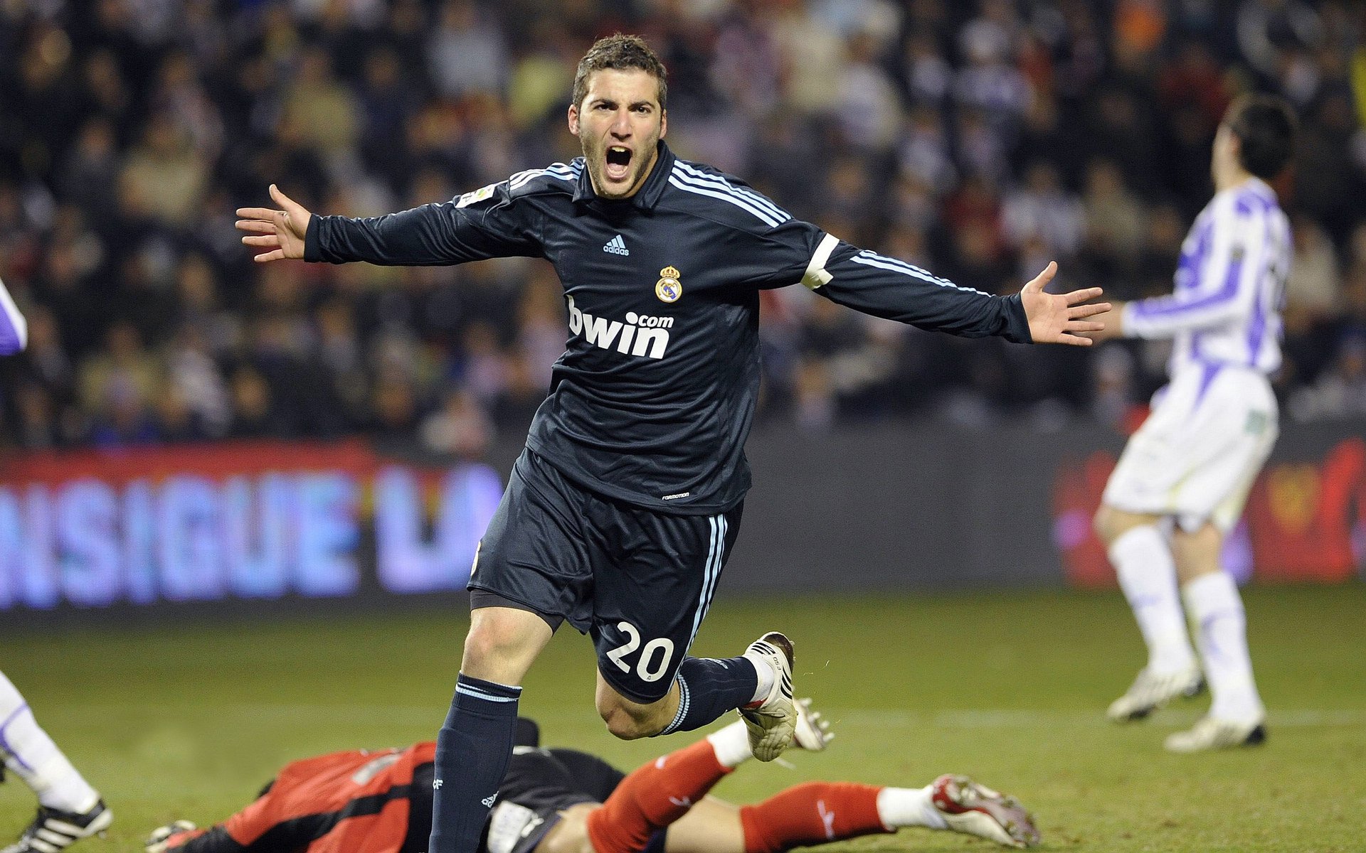 世界跆拳道青少年赛中国队喜获佳绩，世界跆拳道示范团